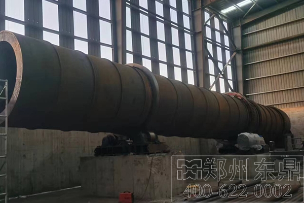 礦石烘干機(jī)滾筒吊車(chē)安裝現(xiàn)場(chǎng) 礦石烘干機(jī)滾筒吊車(chē)安裝現(xiàn)場(chǎng)